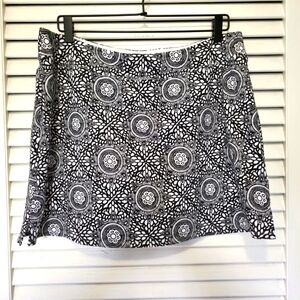 lola Women's Skirt Skort XL Black & White Flowy EUC Like-New EUC